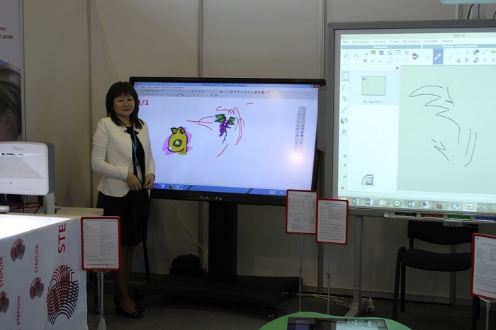 Команда ТОО “STEPLine” представила интерактивное оборудование на международной выставке образовательных технологий WorldDidac Astana-2017