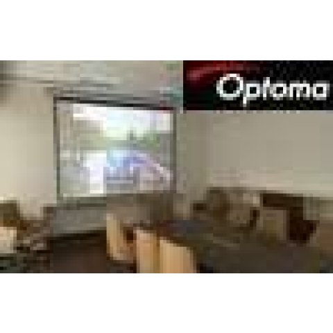 Optoma работает в конференц-зале автоцентра в г. Астана