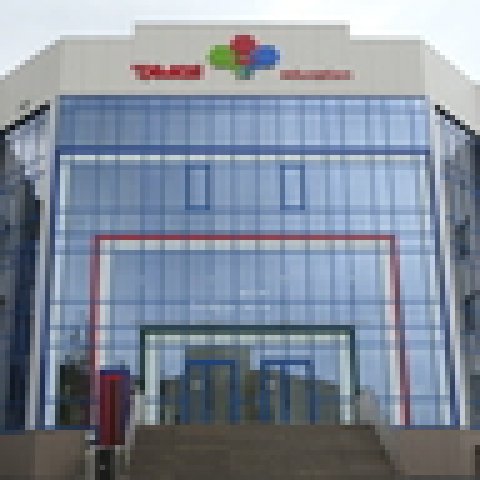 MAXON Работает в Cambridge School TAMOS EDUCATION