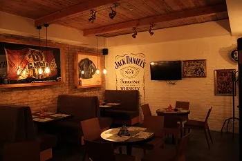 AUDAC говорит, OPTOMA показывает в RESTO BAR 6/45!
