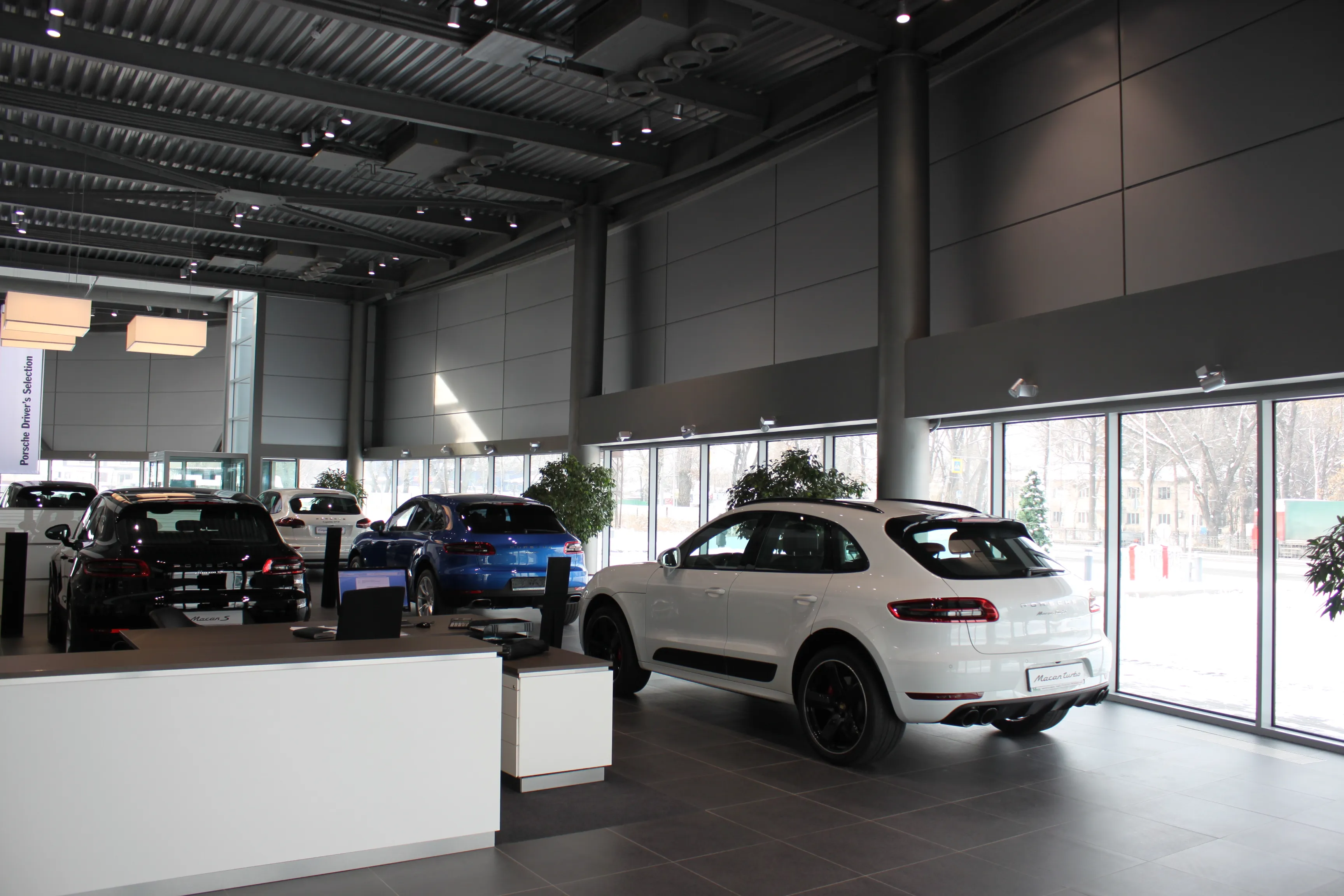 AUDAC звучит в автоцентре Porsche в Алматы