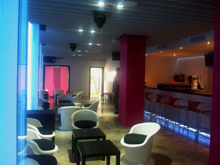 Кафе-бар Median в Больбайте (Испания) работает на звуковых системах D.A.S. Audio
