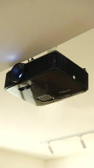 OPTOMA и Audac работают в Арт - пространстве ONER CORNER