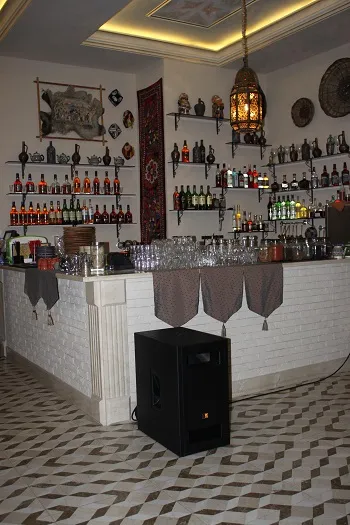 AUDAC звучит в ресторане VIZIR