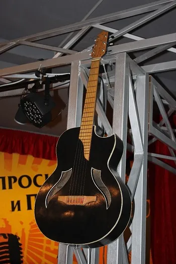AUDAC звучит в пабе &laquo;Честный&raquo;