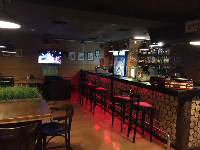 Паб "Woodman grill & beer"