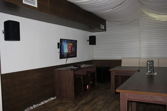 AUDAC звучит в «Поющем баре Isteria”, г. Алматы