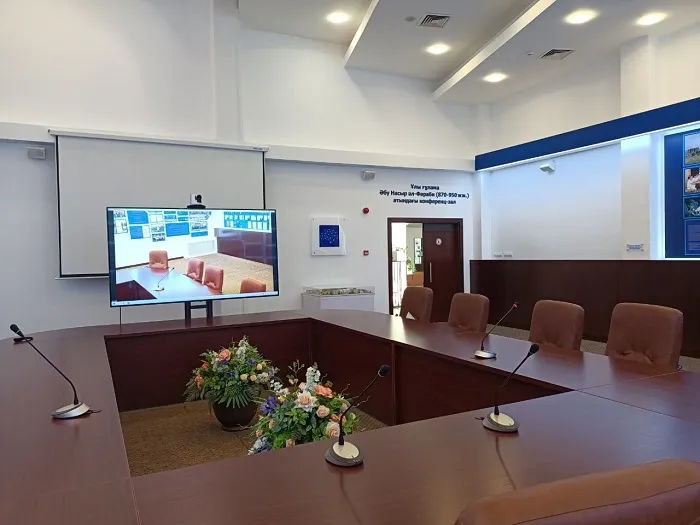 BXB и Angekis работают в конференц-зале в Национальном центре Нейрохирургии в г. Нур-Султан