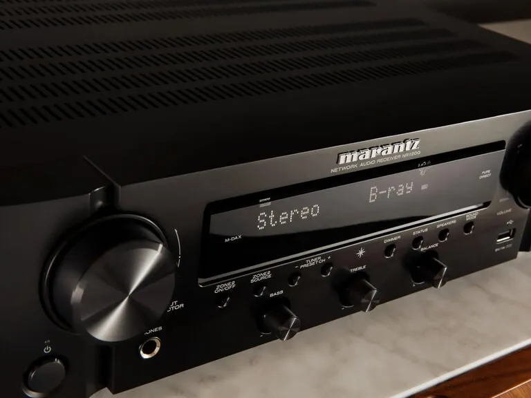 Передняя панель Marantz NR1200
