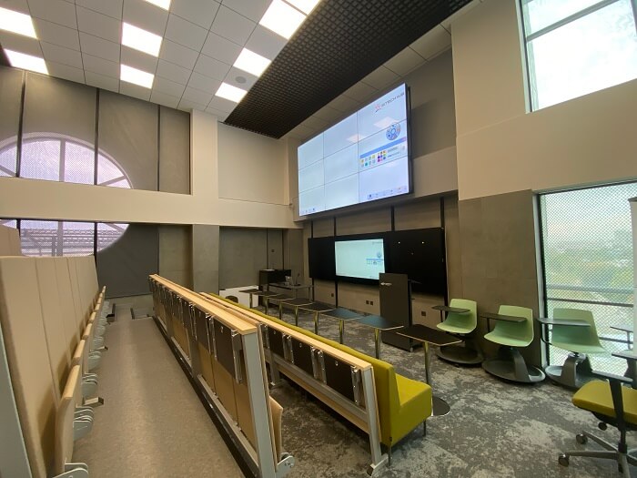Видеостена MAXON и система онлайн-трансляции Arec – в Международном IT-университете в г. Алматы